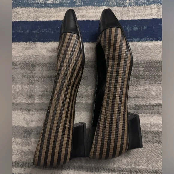 Classic Fendi heeled flats & barrette set - Picture 5 of 5